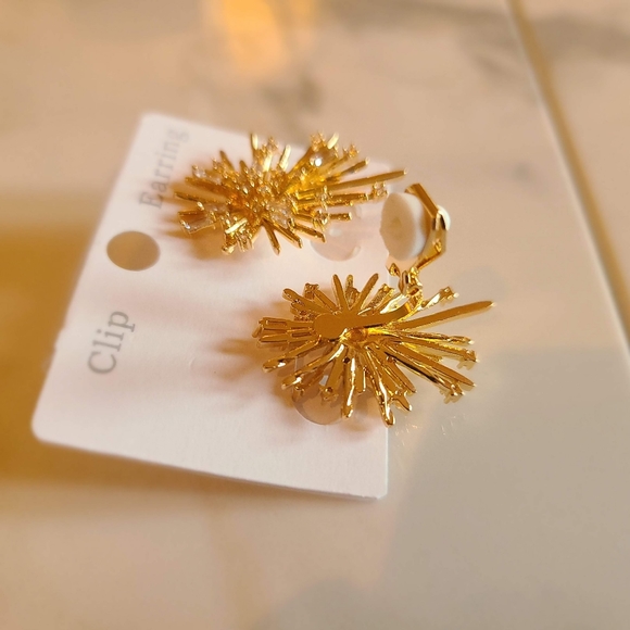 Gold tone rhinestone burst stud earrings - Picture 6 of 7